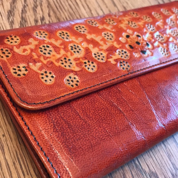 Leather Embossed Wallet - Picture 2 of 9